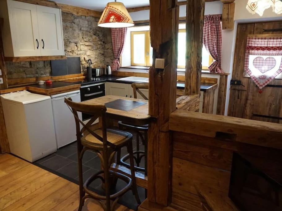 La Grange De Pimberty - Beautiful Apartments 27 Miles From Geneva Vailly المظهر الخارجي الصورة